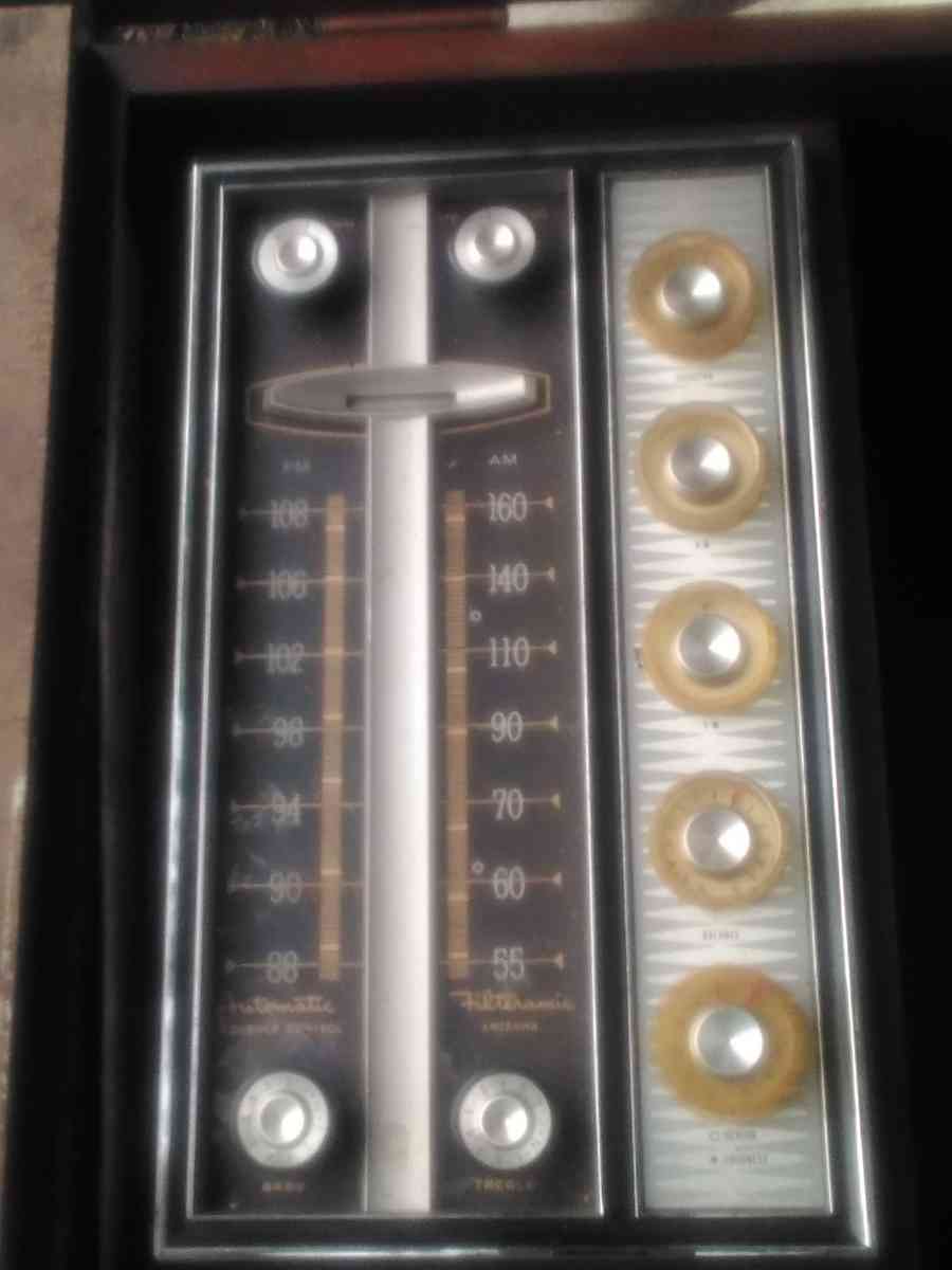 Antique 1942 Victoria Console Record Player - Mc Kees Rocks, Pennsylvania - FleaMarketBay