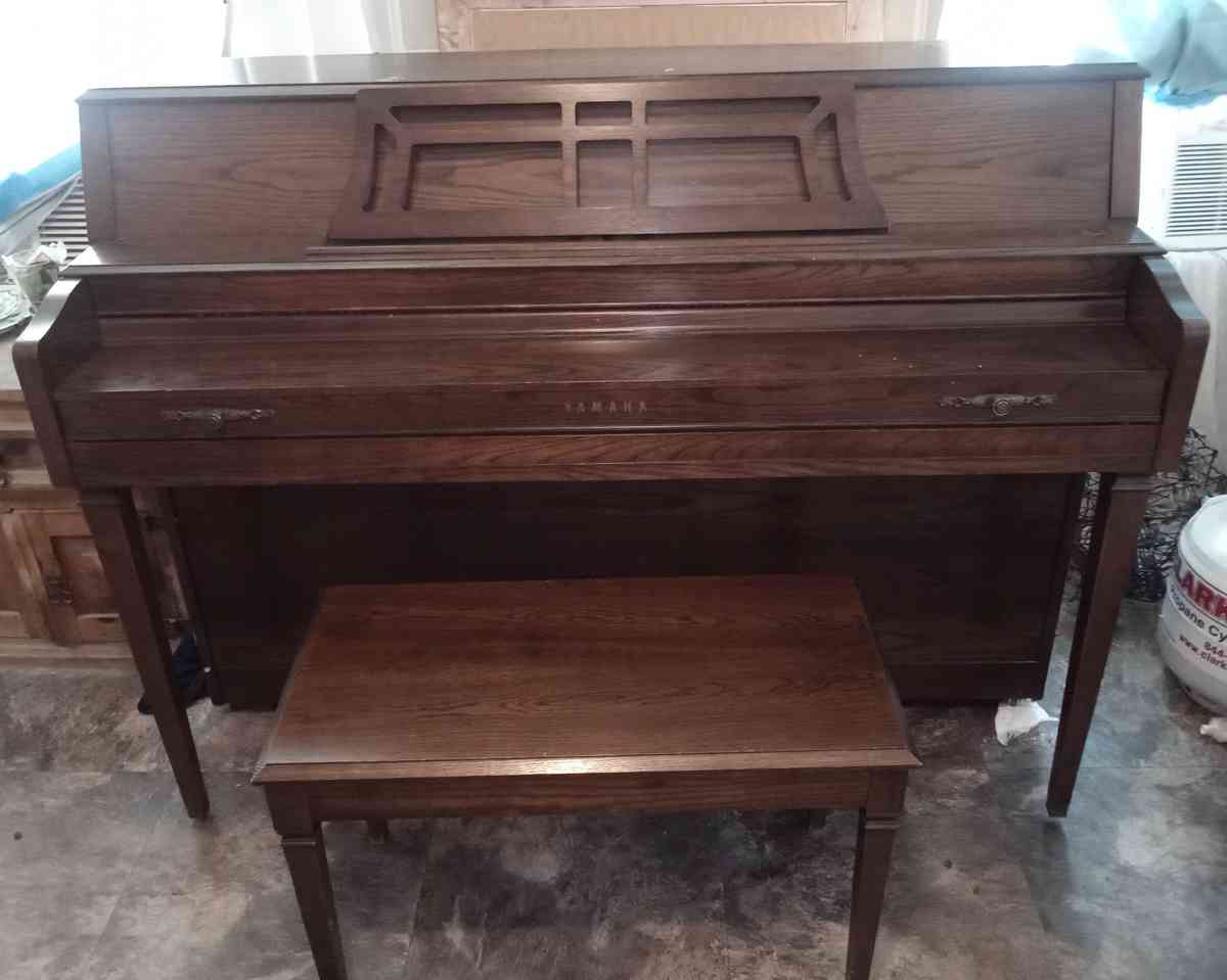 Yamaha Upright Piano - Seminary, Mississippi - FleaMarketBay