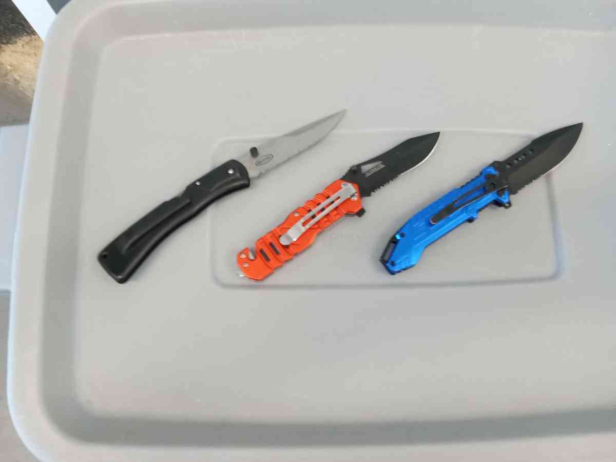 the 3 knives for campy and first aid new - Adelanto, California - FleaMarketBay