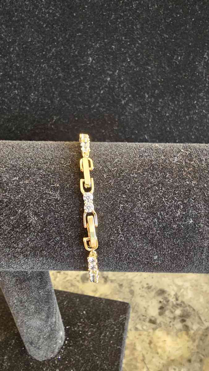 bracelet 8 inch 7 inch - Rochester, New York - FleaMarketBay