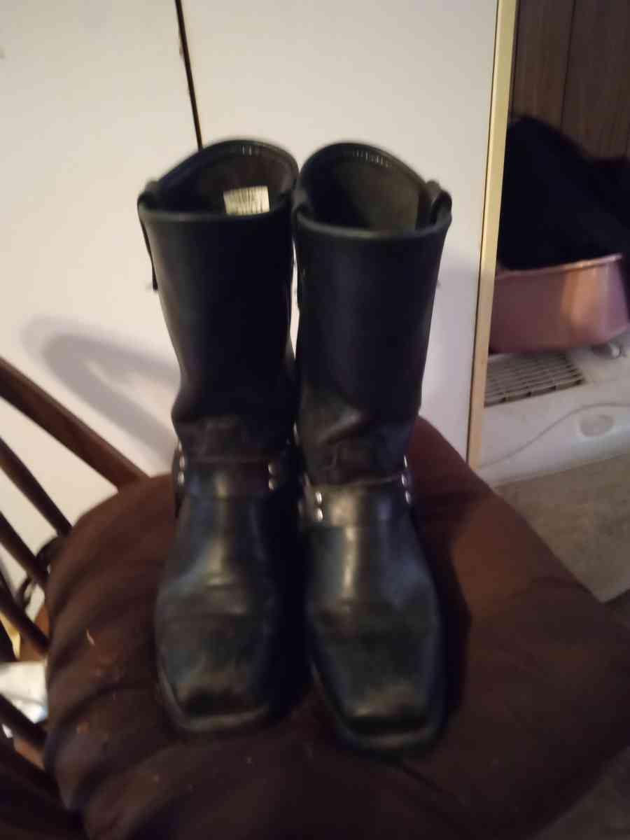 size 10 biker boots - Duncan, South Carolina - FleaMarketBay