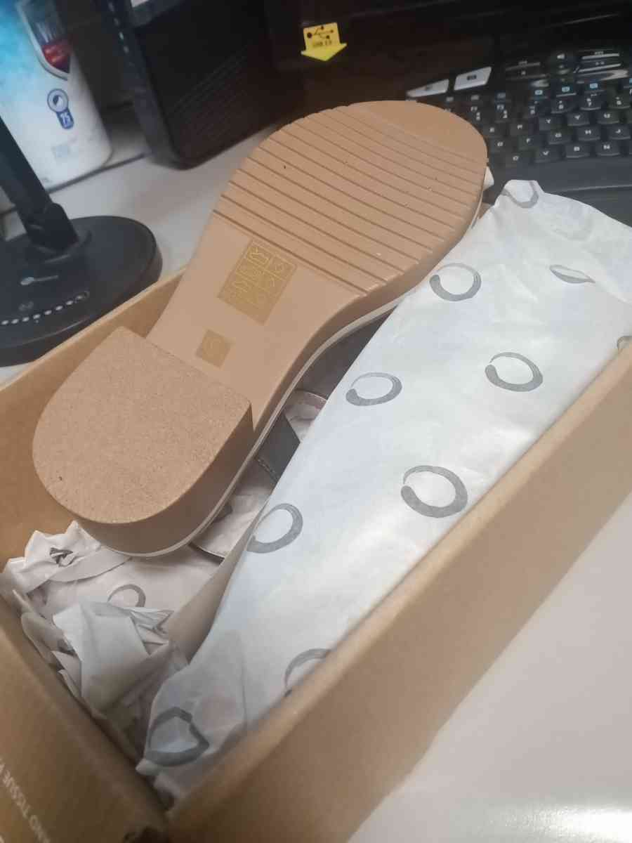 journey collection hilaree black size 6 - Torrance, California - FleaMarketBay