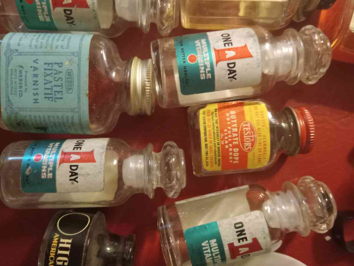 tools  bedroom  furniture nicknacks ect - Omaha, Nebraska - FleaMarketBay