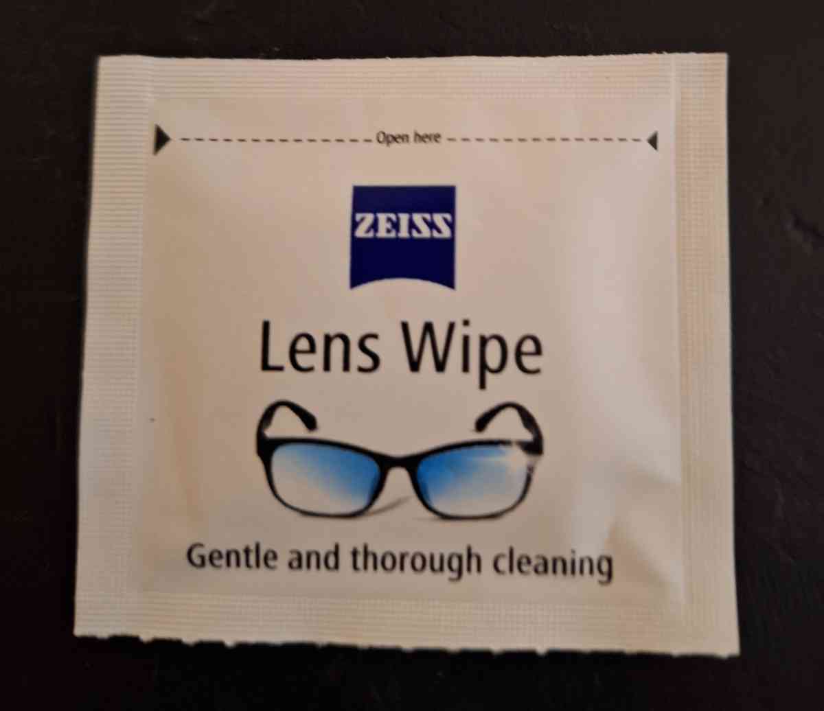 60 to 70 Zeiss Lens wipes - Lincoln, Nebraska