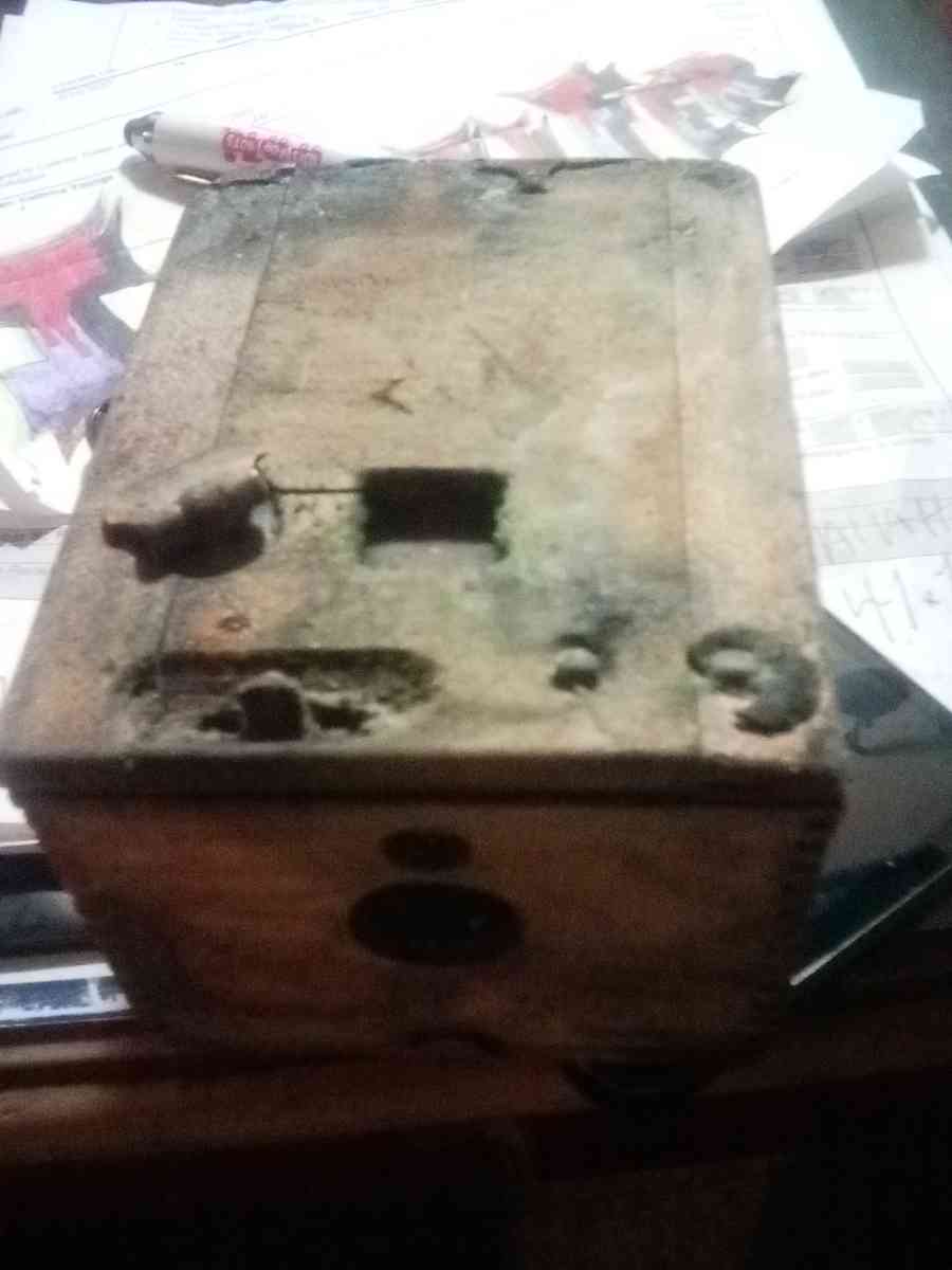 one of the first cameras made in the mid 1800s - Lorain, Ohio - FleaMarketBay