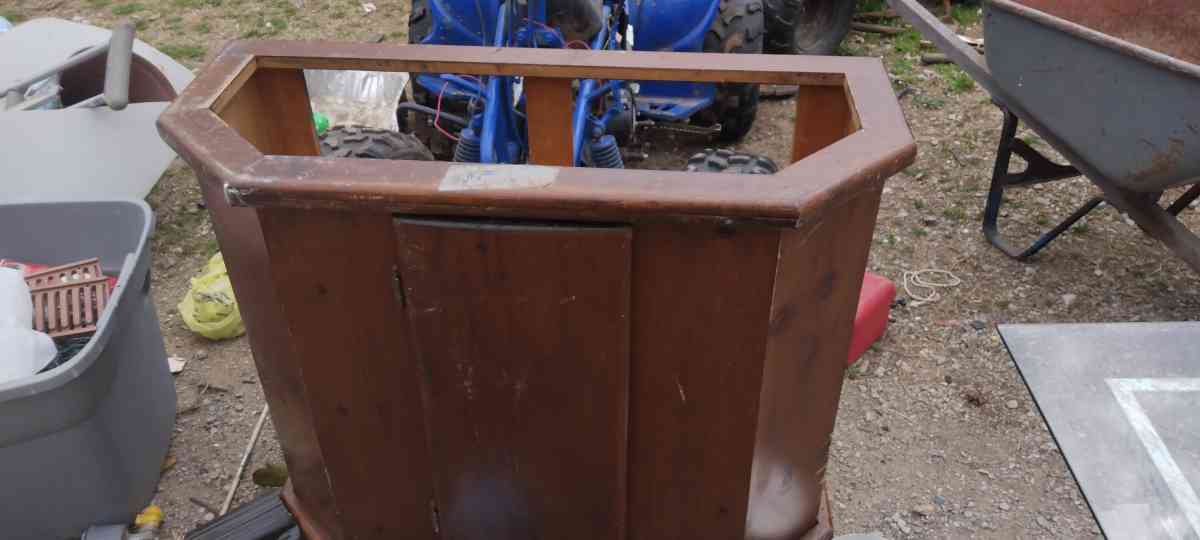 fish tank cabinet - Adair, Oklahoma - FleaMarketBay