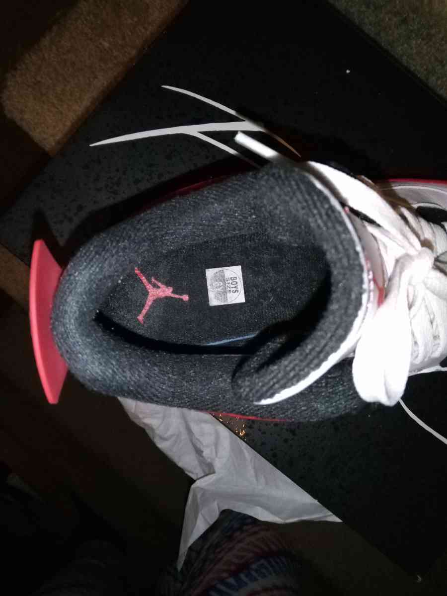 Jordan retro 4s - Cleveland, Ohio - FleaMarketBay