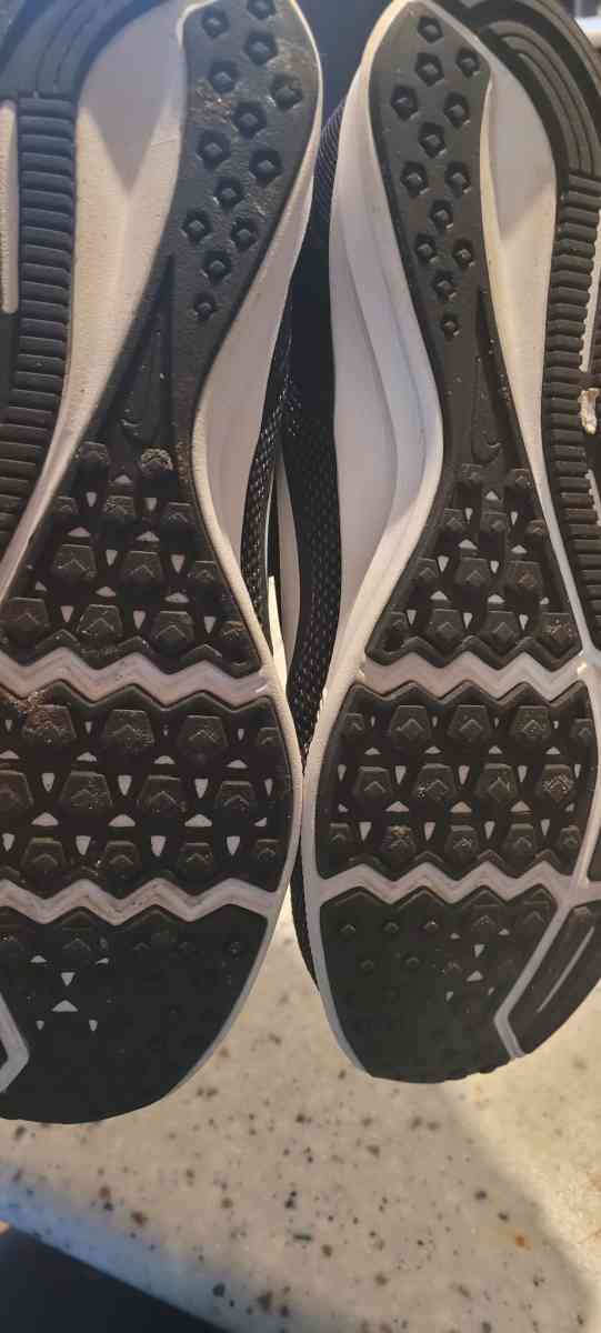 Nike Sneakers Size 11 - Middleburg, Florida - FleaMarketBay