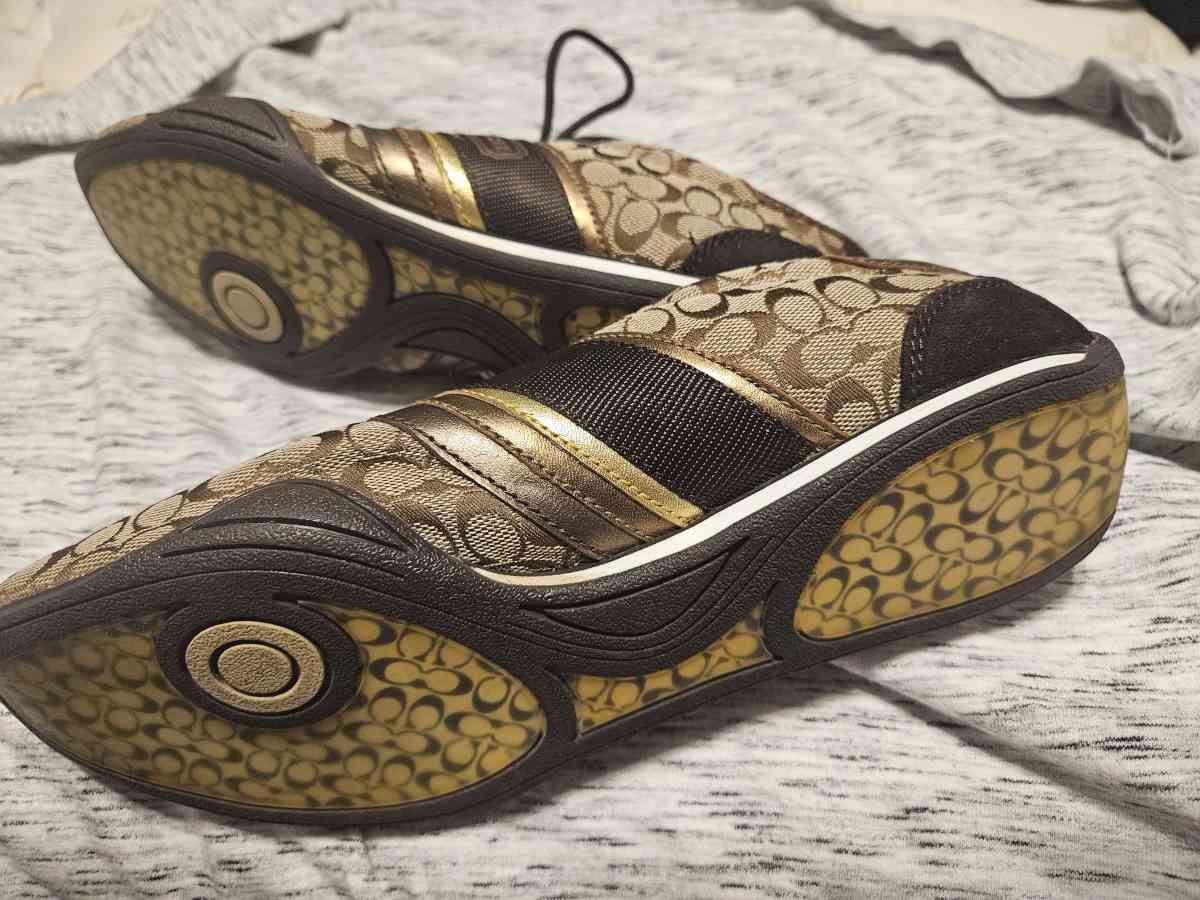 Coach womens size 10 shoes - Birmingham, Alabama - FleaMarketBay