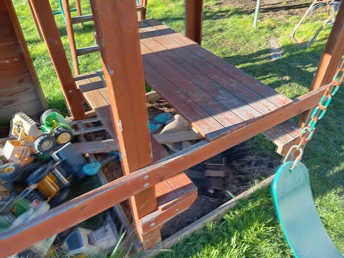 Complete kids playground - Fayette City, Pennsylvania - FleaMarketBay