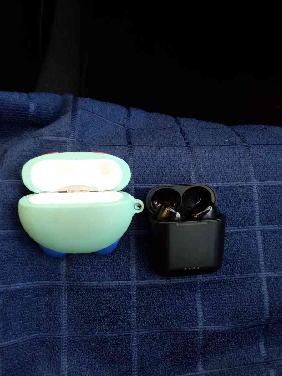 the earbuds case good sound  TOZZO Free one case - Adelanto, California - FleaMarketBay