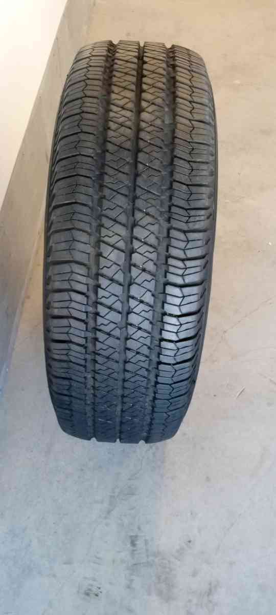 the tire rim R17 for the jeep whangler 2011 - Adelanto, California - FleaMarketBay