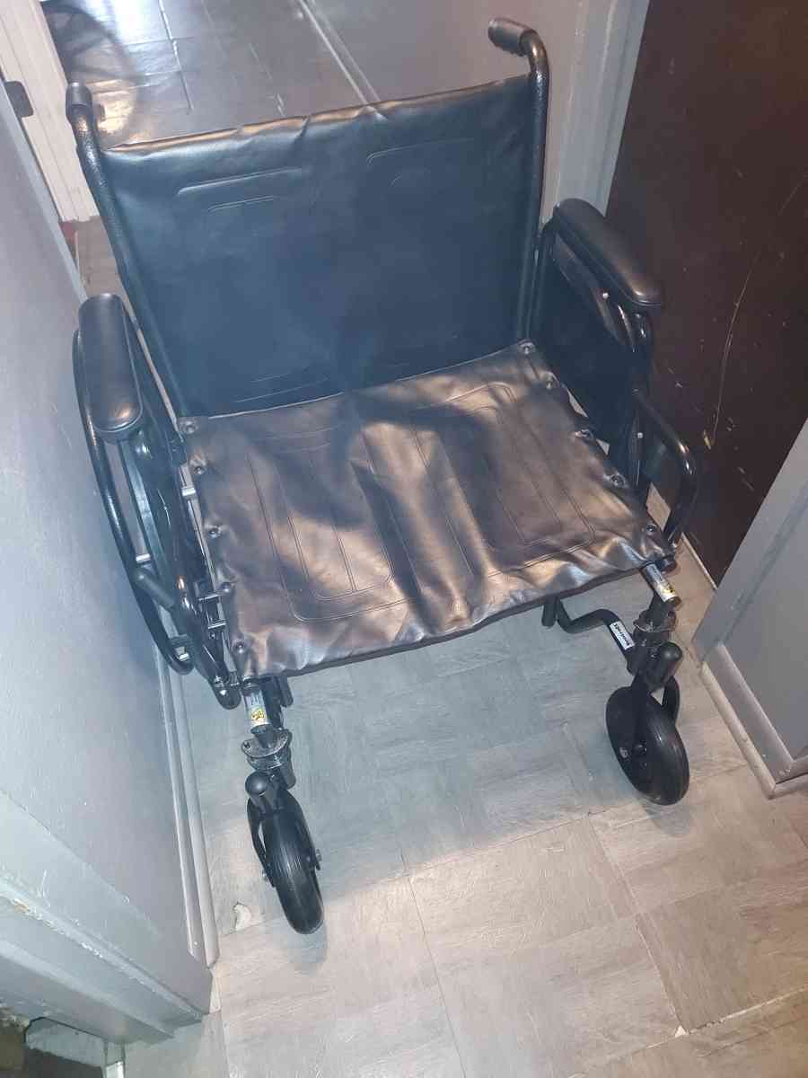 Extra large wheelchair - Mobile, Alabama