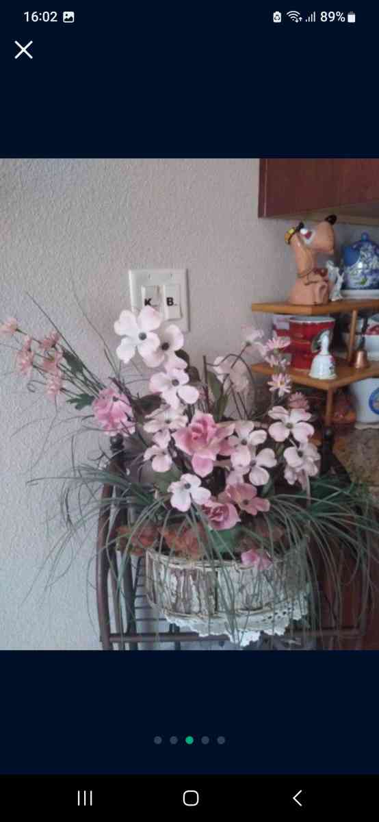 vintage 80s basket of flowers - El Paso, Texas