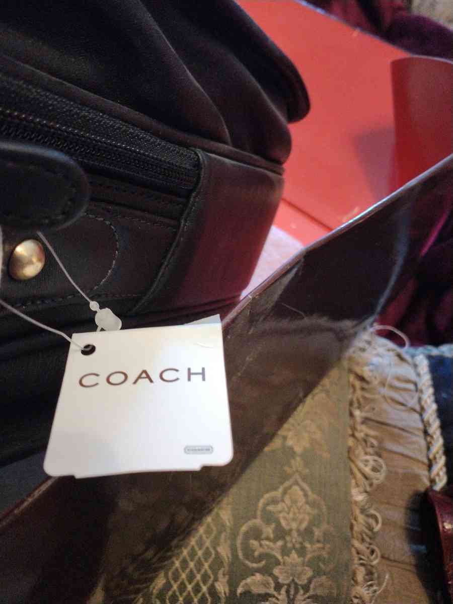 everything - Cathedral City, California - FleaMarketBay