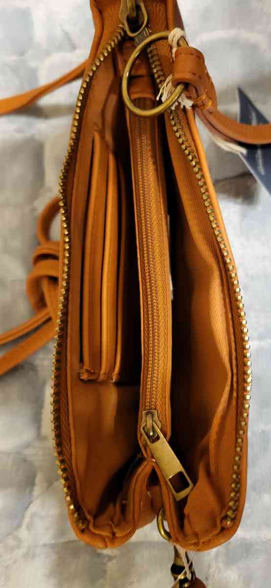 universal thread - Columbus, Ohio - FleaMarketBay