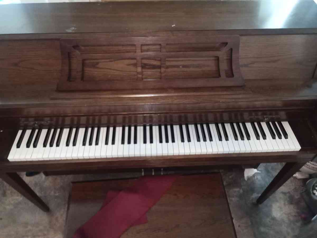 Yamaha Upright Piano - Seminary, Mississippi - FleaMarketBay