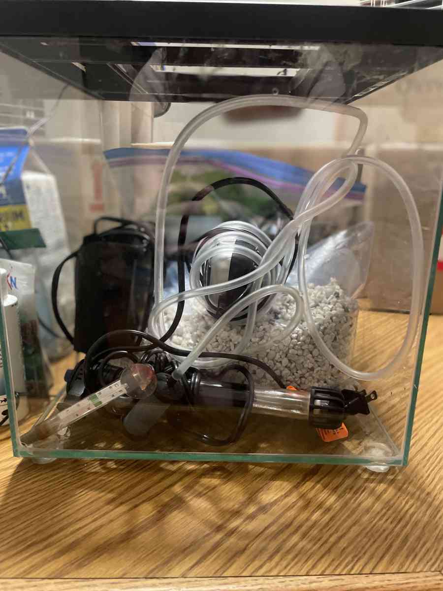 5g fish tank starter kit - Ankeny, Iowa - FleaMarketBay