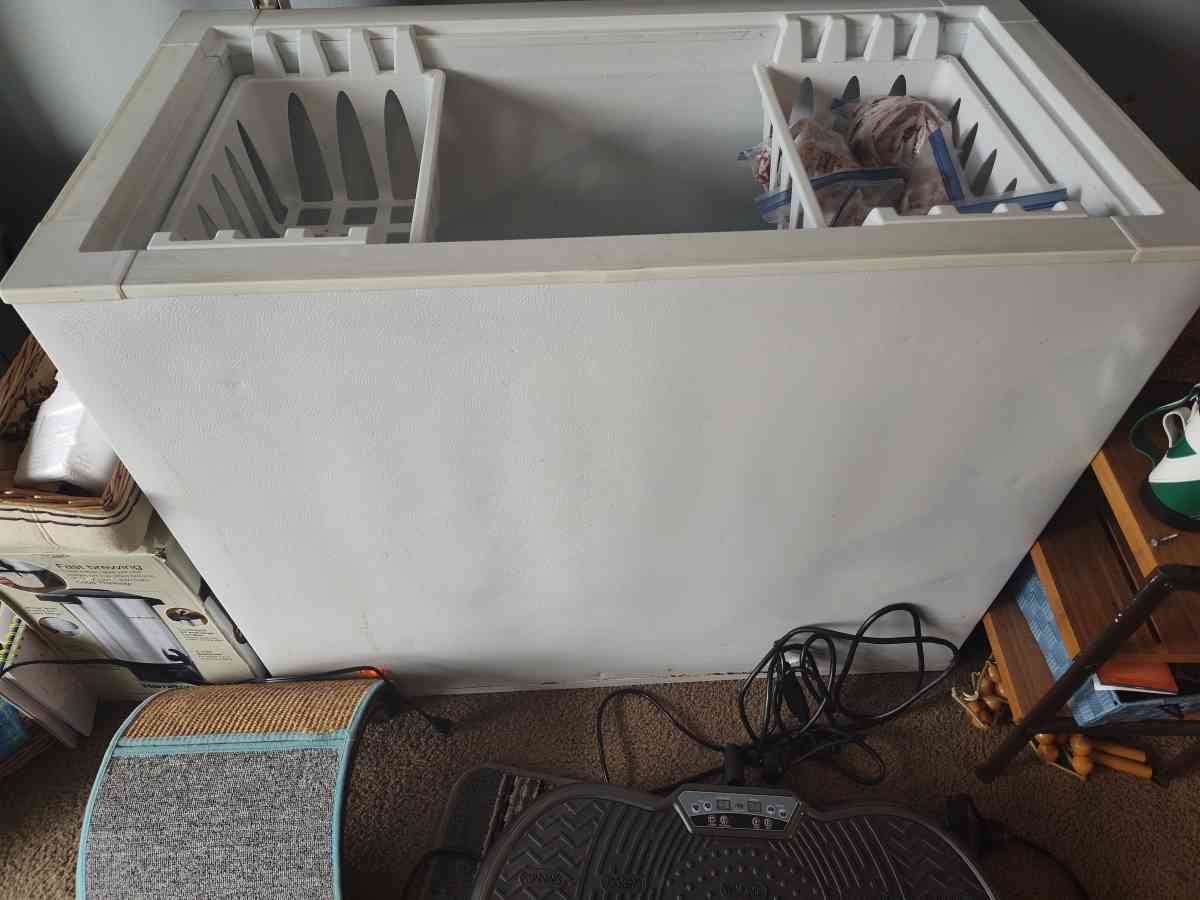 freezer for sale 35 bucks - Afton, Wyoming - FleaMarketBay