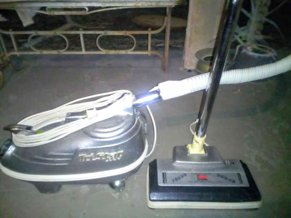 TriStar DXL vacuum from 70s - Desert Hot Springs, California