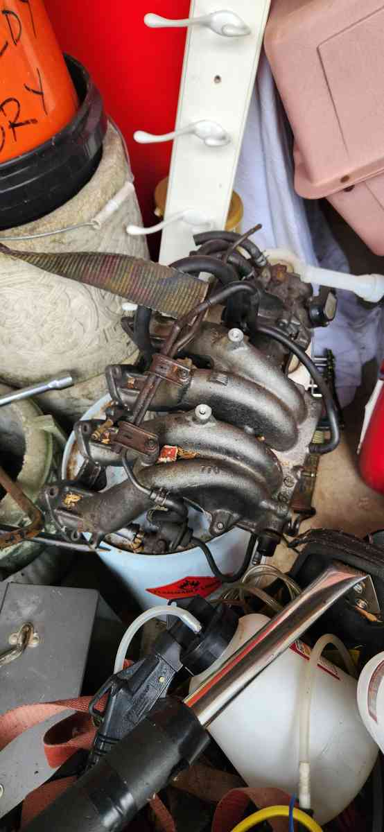 Toyota plenum with carburetor - Avenel, New Jersey