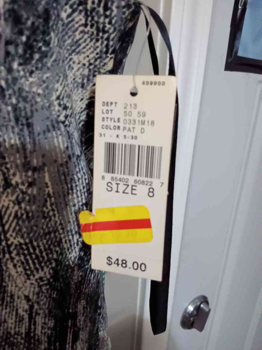 Dress - Louisville, Kentucky - FleaMarketBay