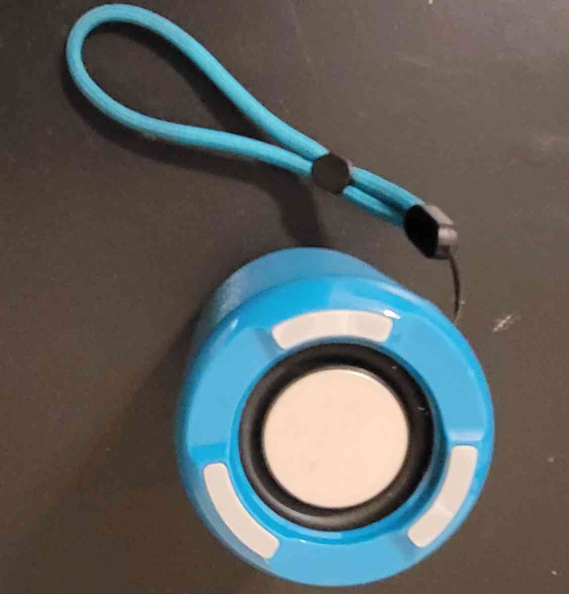 Hooked Portable Bluetooth Speaker - Euless, Texas - FleaMarketBay