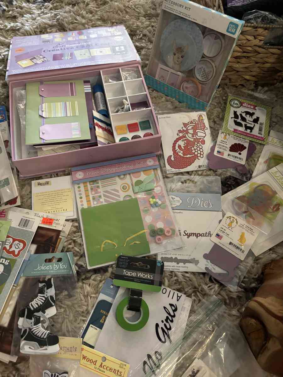 scrapbooking supplies - Saint Petersburg, Florida - FleaMarketBay