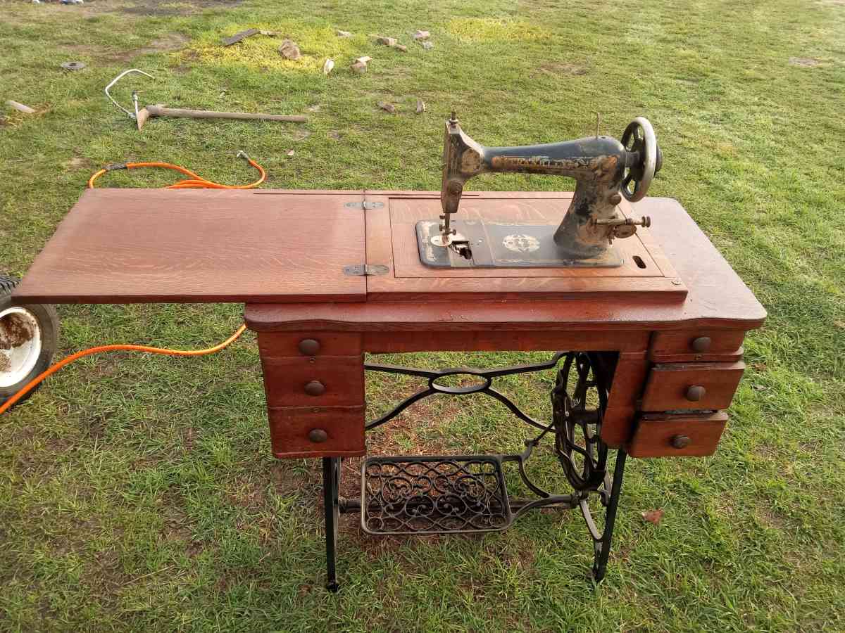 1911 sewing machine - Midway, Texas - FleaMarketBay