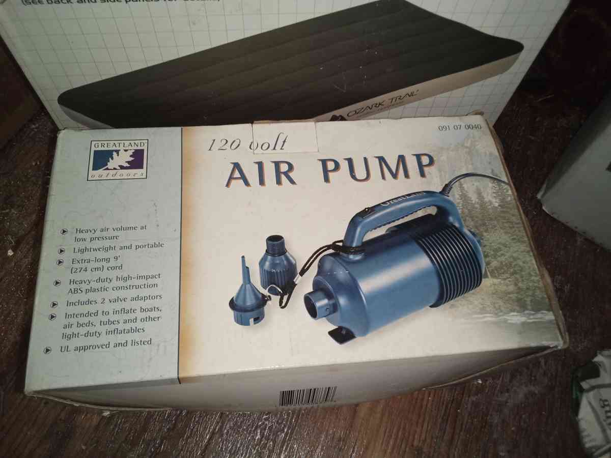 two air mattresses with air pump - Seminary, Mississippi - FleaMarketBay
