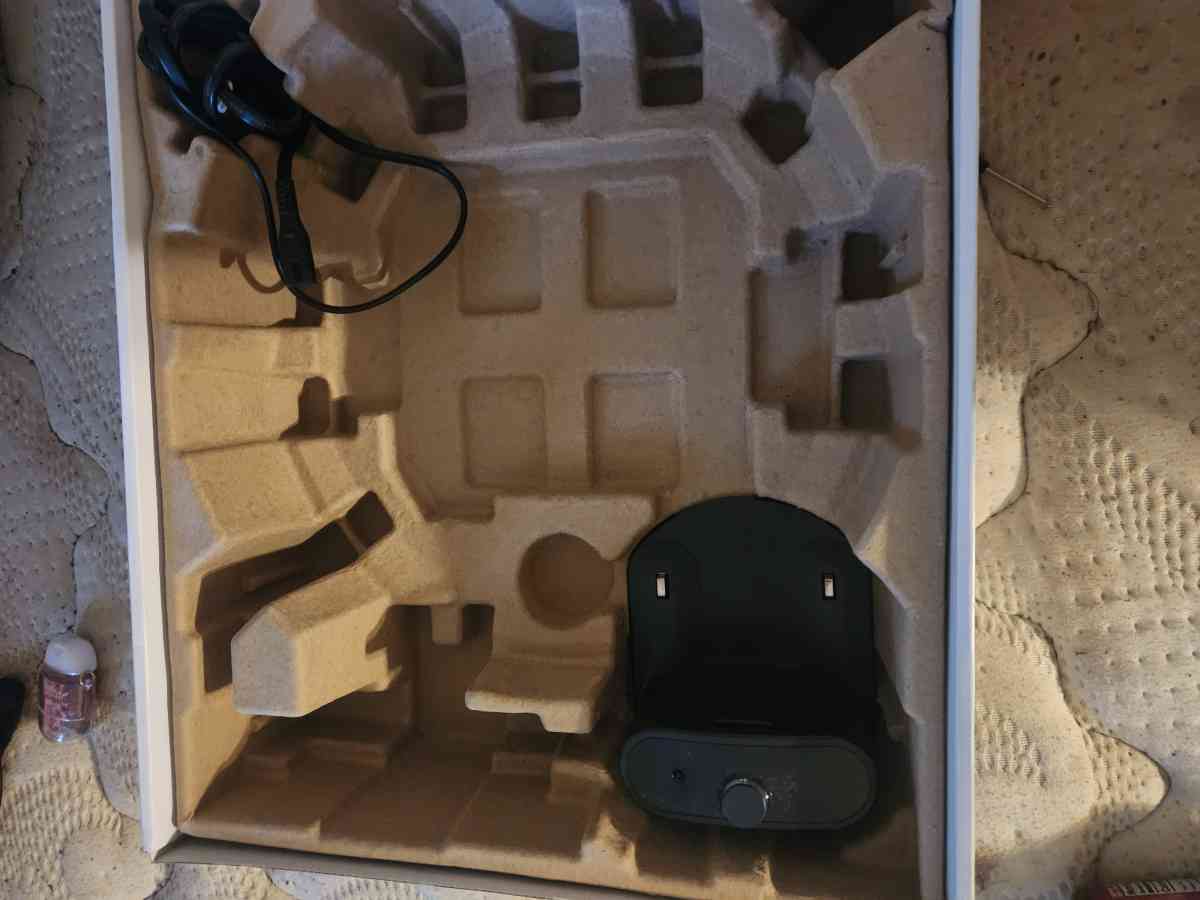 roomba vacuum robot - Greenville, South Carolina - FleaMarketBay