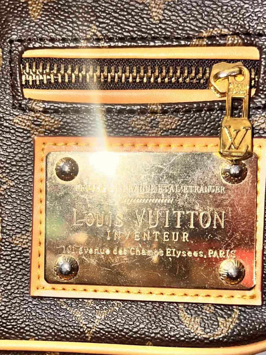 Louis Vuitton Clutch Bag - Clayton, Georgia - FleaMarketBay