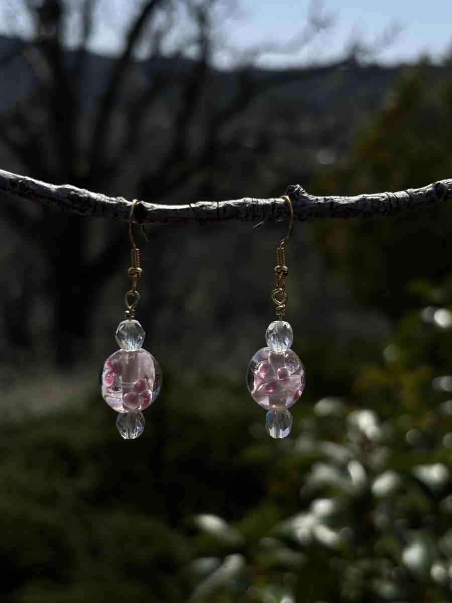 handmade glass beaded earrings - Tehachapi, California - FleaMarketBay