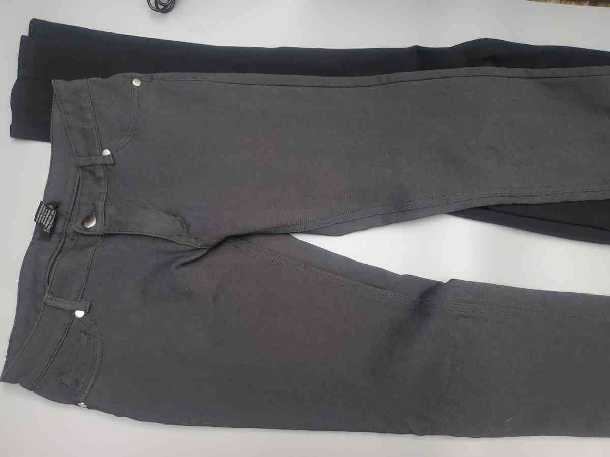 2 petite jeggings size medium - Adelanto, California - FleaMarketBay