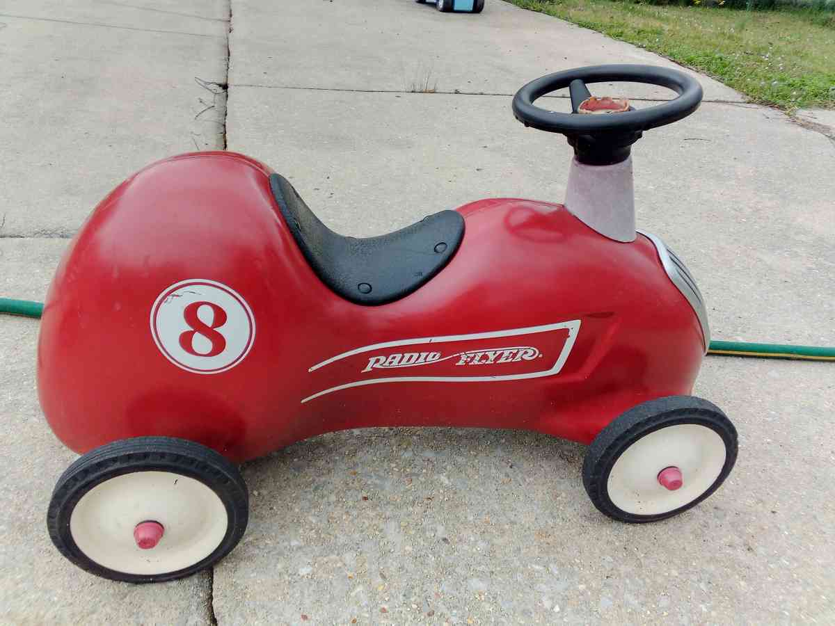 radio Flyer Metal Car - Decatur, Alabama - FleaMarketBay