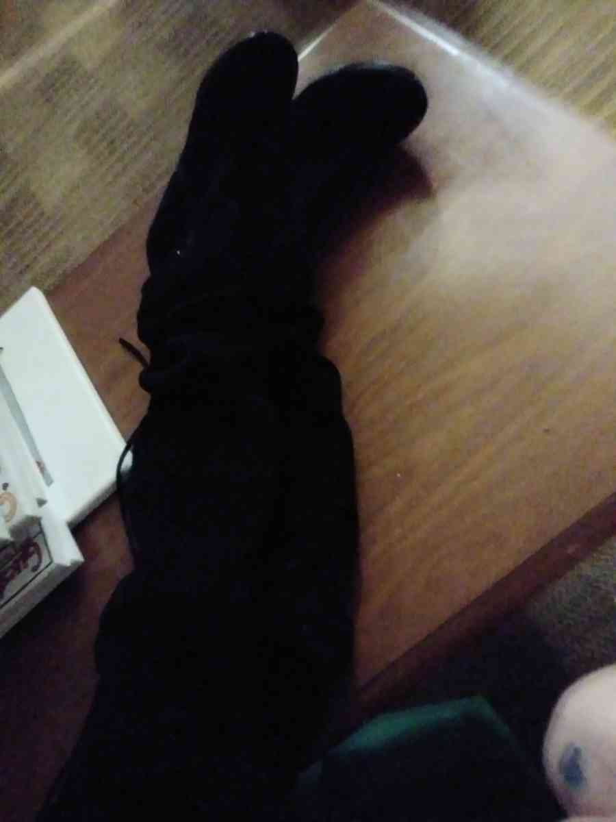 thigh high boots - Fayetteville, North Carolina