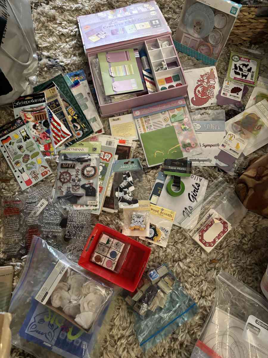 scrapbooking supplies - Saint Petersburg, Florida - FleaMarketBay