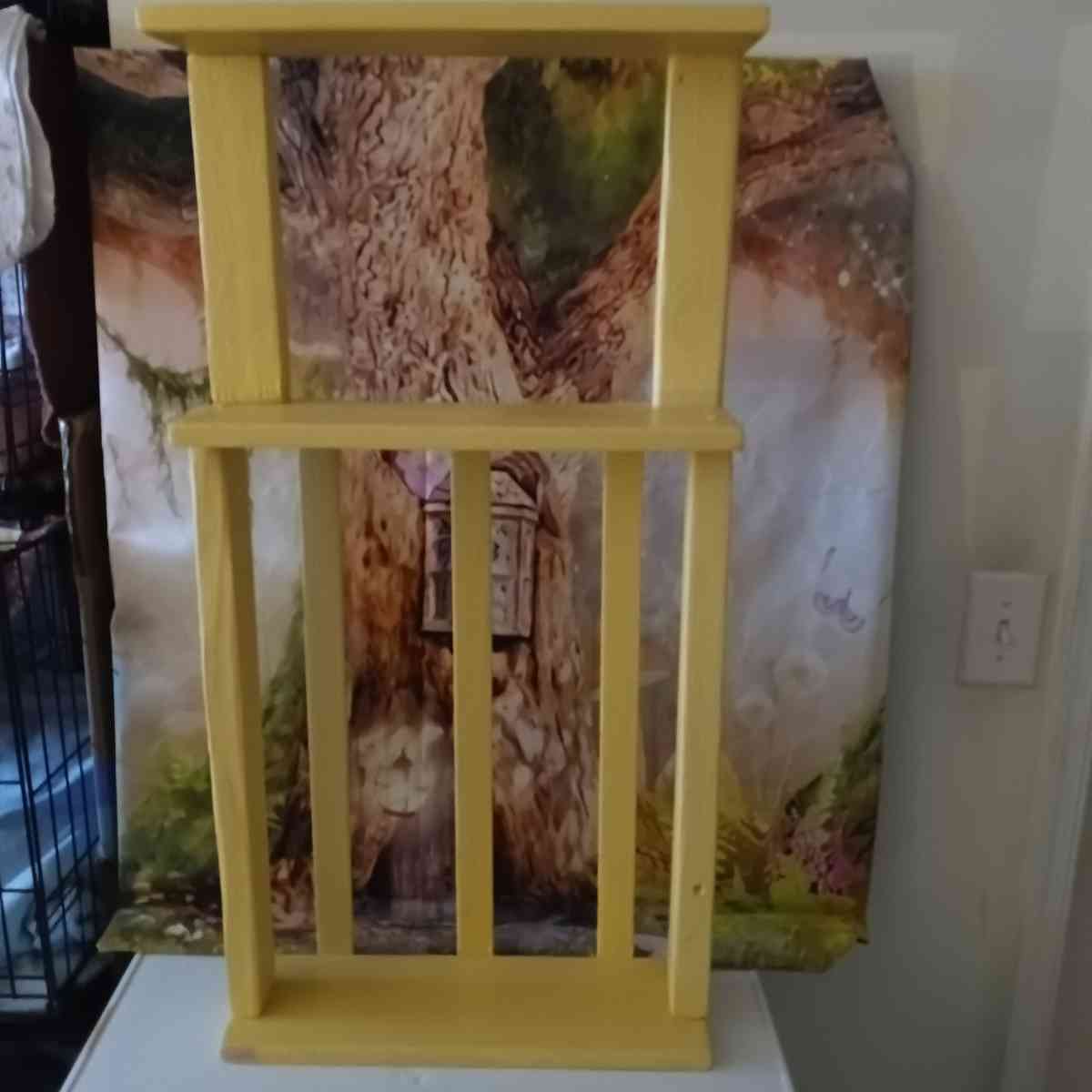 free standing cute shelf - Martinsburg, West Virginia - FleaMarketBay