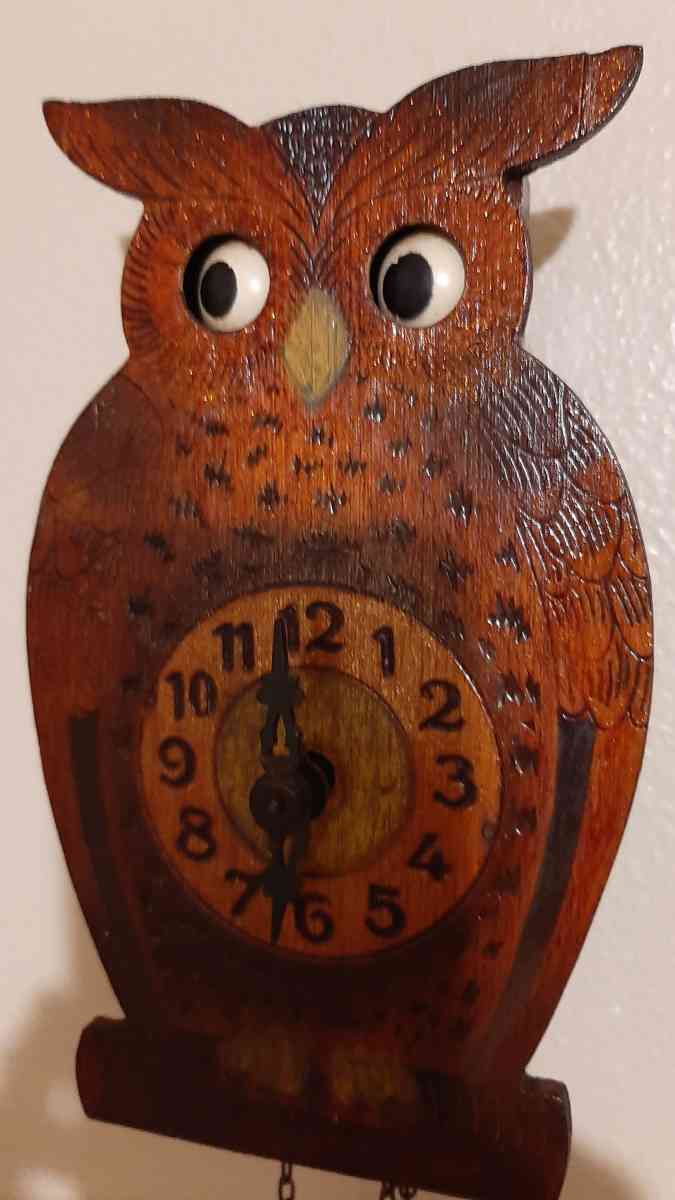 Vintage Black Forest Owl Clock - Dover, Arkansas - FleaMarketBay