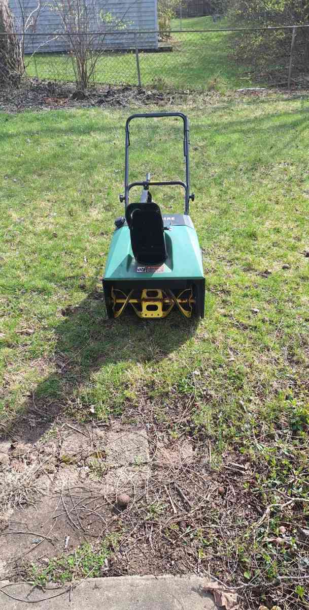 johndeere snow blower - Miamisburg, Ohio - FleaMarketBay