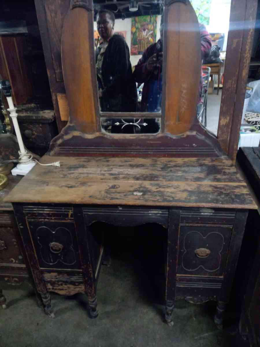 antique furniture - Savannah, Georgia - FleaMarketBay