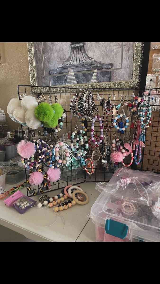 jewelry and accessories - Sutter, California - FleaMarketBay