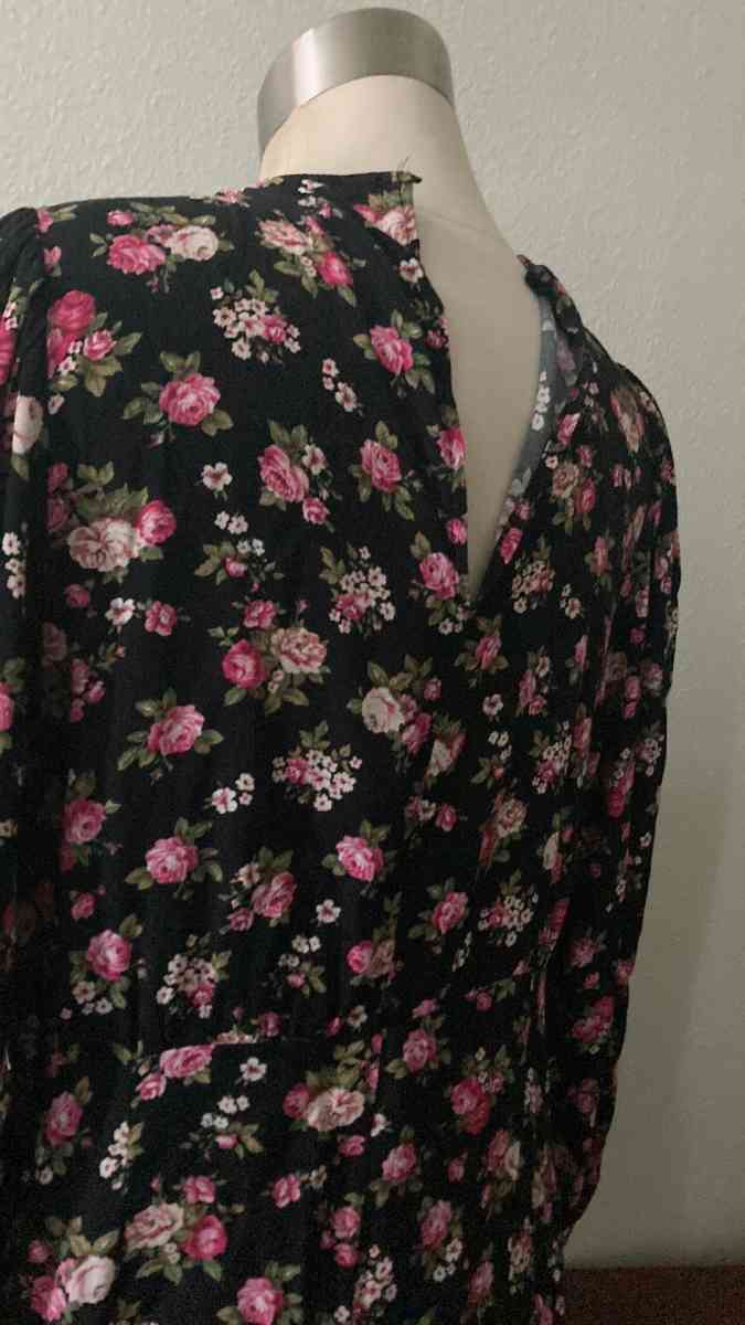 Dress - Riverside, California - FleaMarketBay