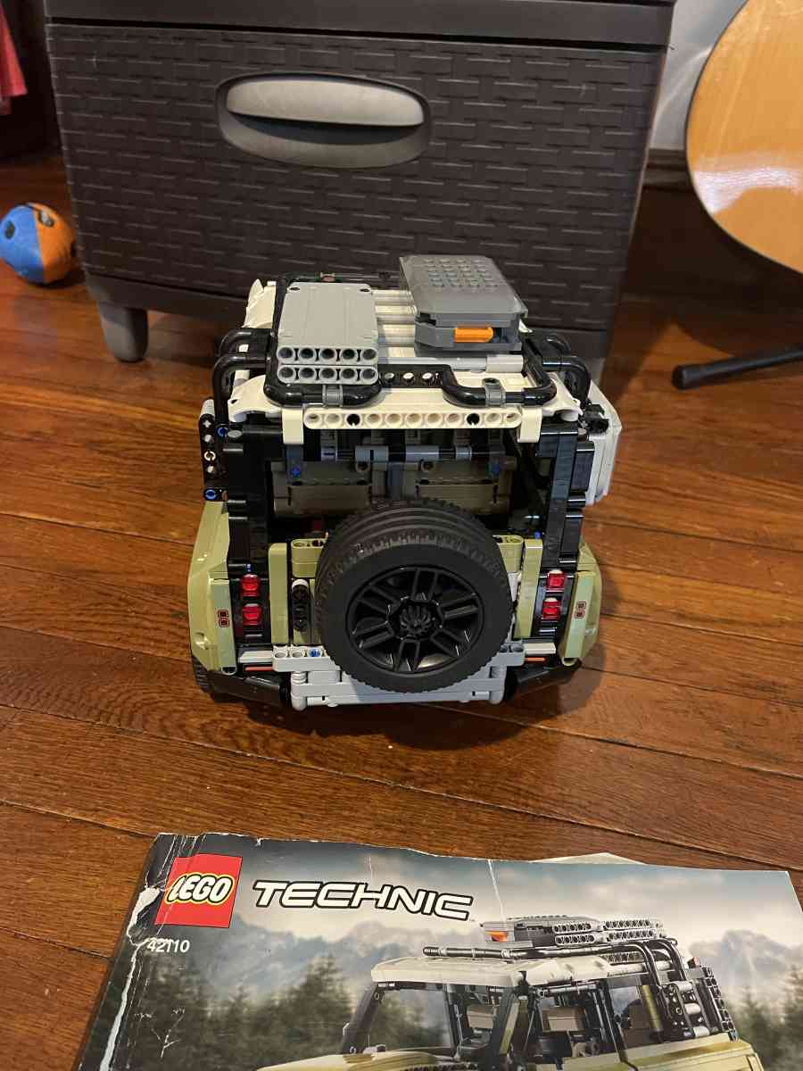 built Lego technic Land Rover defender - Lyndhurst, New Jersey - FleaMarketBay
