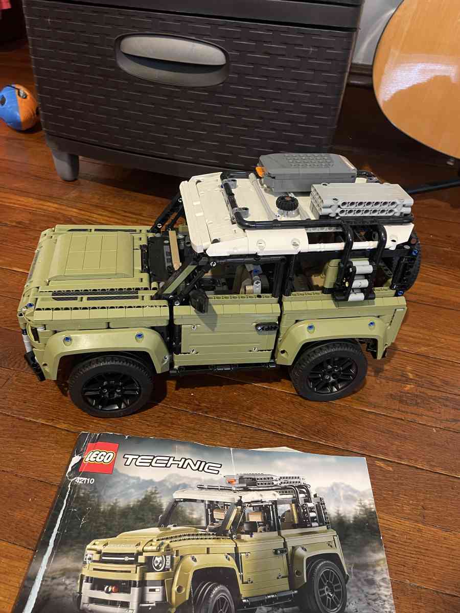 built Lego technic Land Rover defender - Lyndhurst, New Jersey - FleaMarketBay