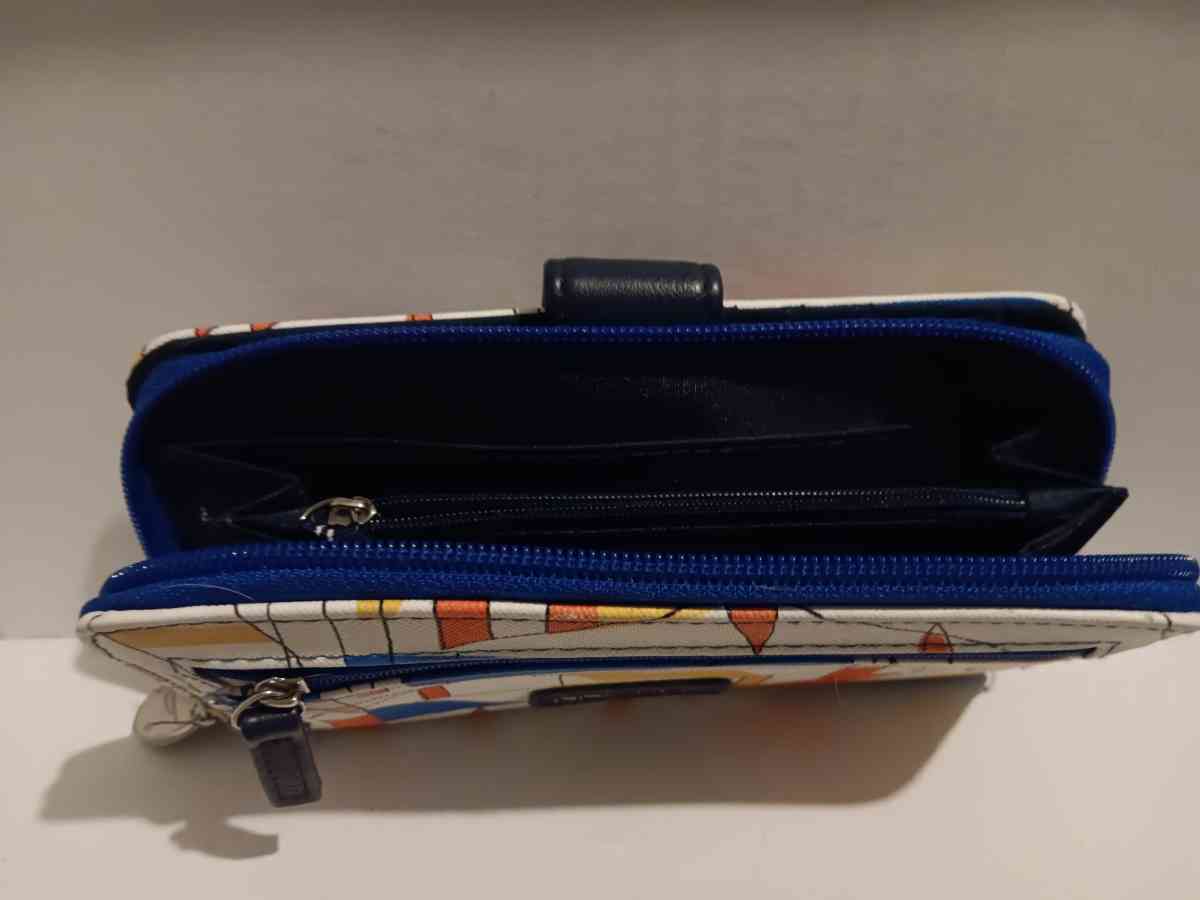 Nautica womens wallet - Commerce City, Colorado - FleaMarketBay