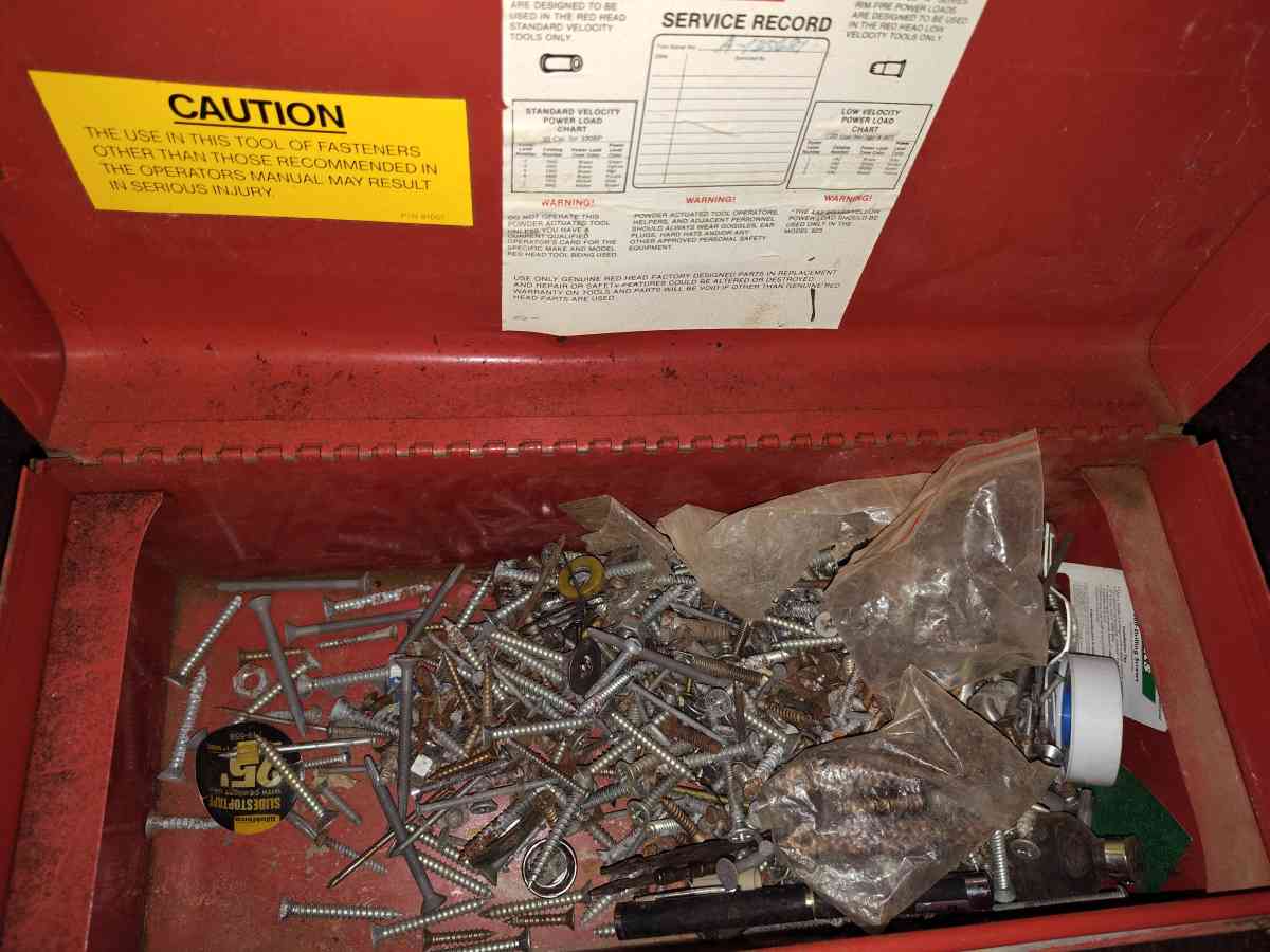 some tools and tow ropes - Shelby, Alabama - FleaMarketBay