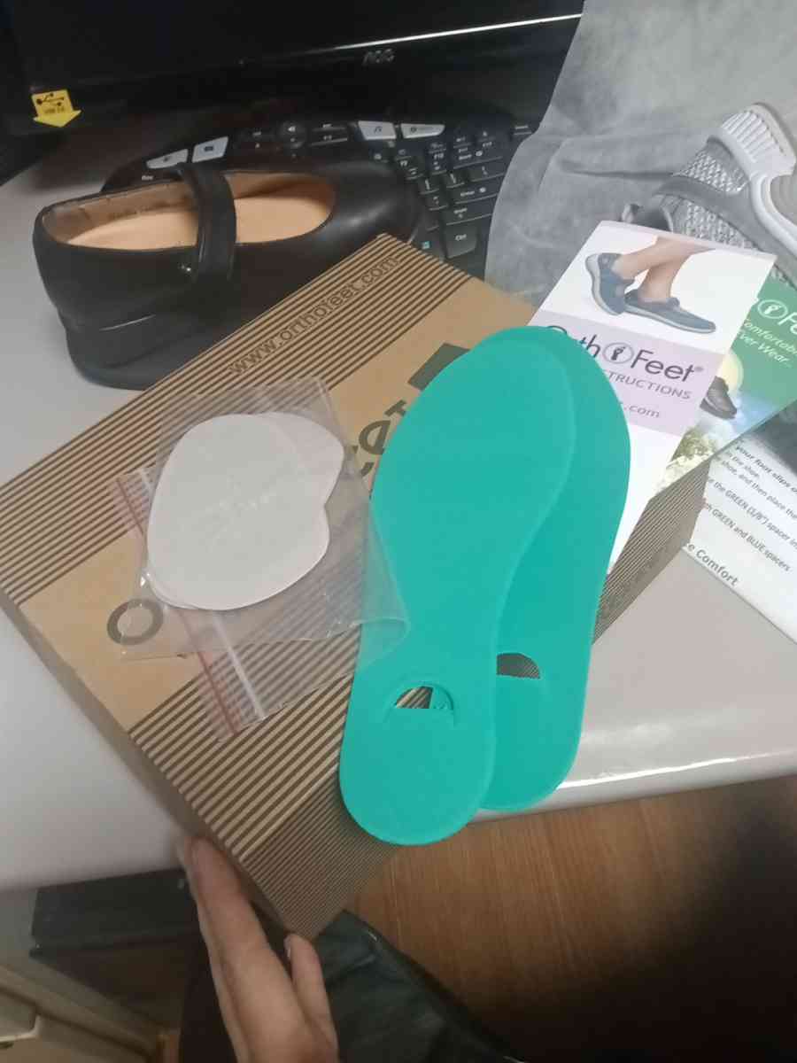 Ortho feet womens size 5 and a half extra wide - Torrance, California - FleaMarketBay