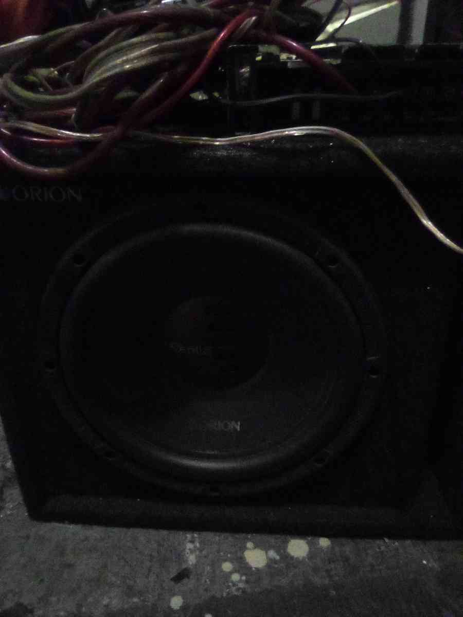 Orion 600 watt legacy and dual flip up radio - Dayton, Ohio