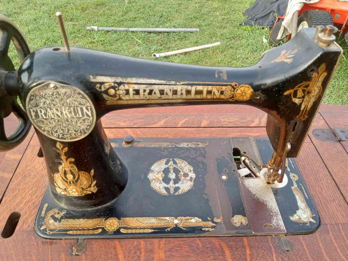 1911 sewing machine - Midway, Texas